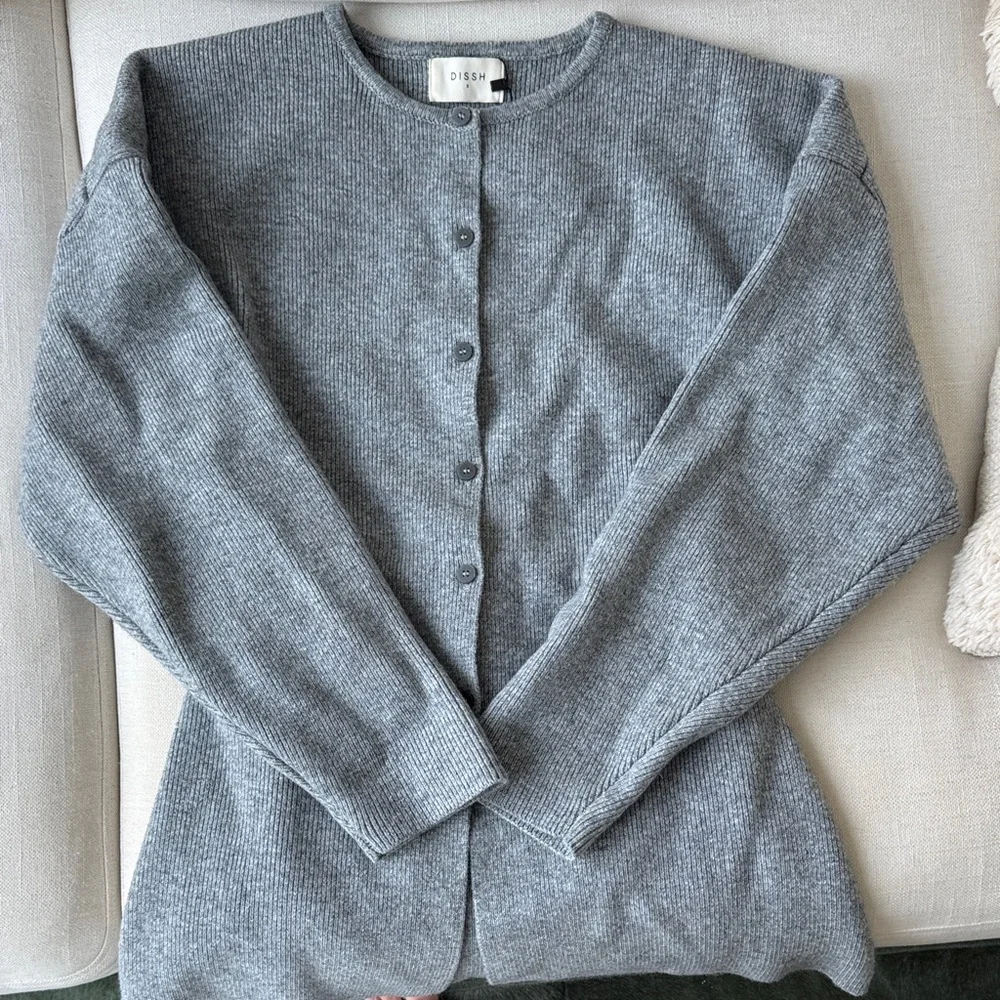 DISSH Gray Button-Up Ribbed Knit Cardigan - Picture 4 of 8